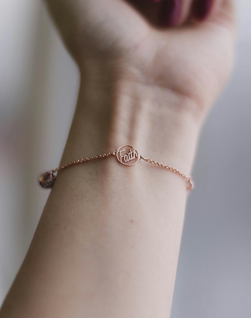 BRACELET